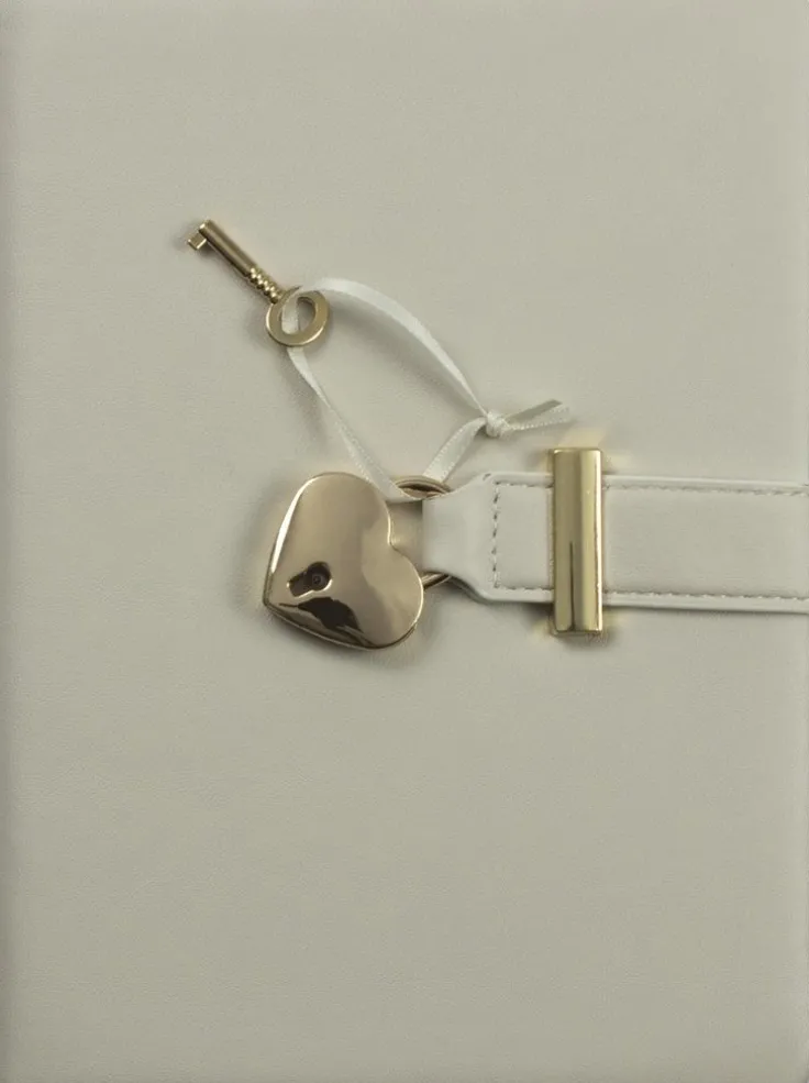 Dagbok med lås creme